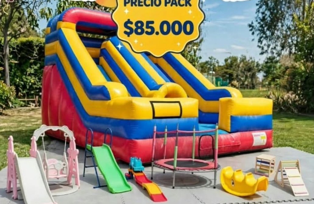 Tobogán inflable doble junto a resbalines, columpio, balancín, montaña rusa, cama elástica y Pikler